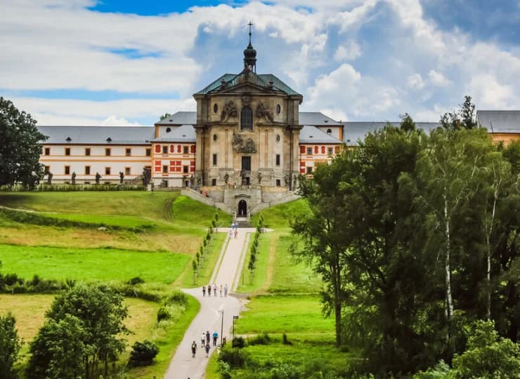 Hospital Kuks - barokowa perełka oddalona o 11 km od Velichovki