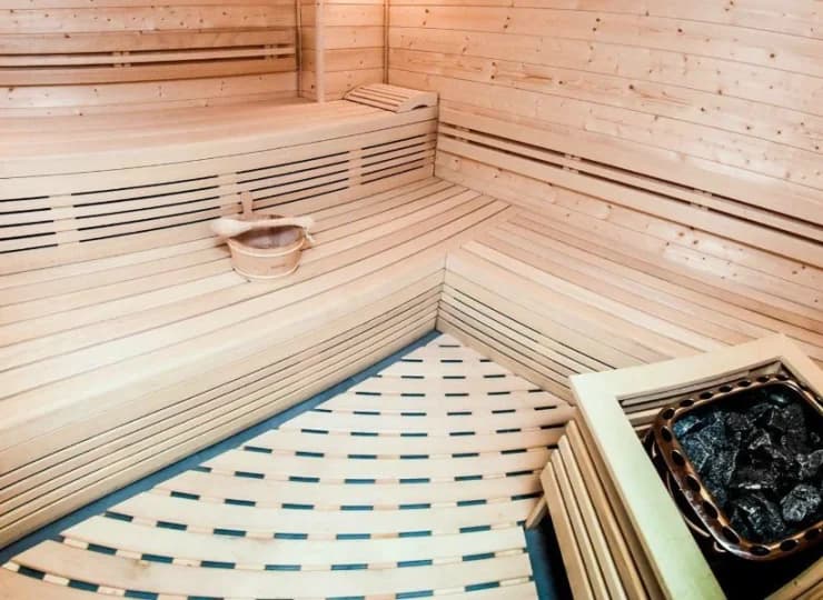 Do dyspozycji jest jacuzzi oraz sauna sucha i parowa
