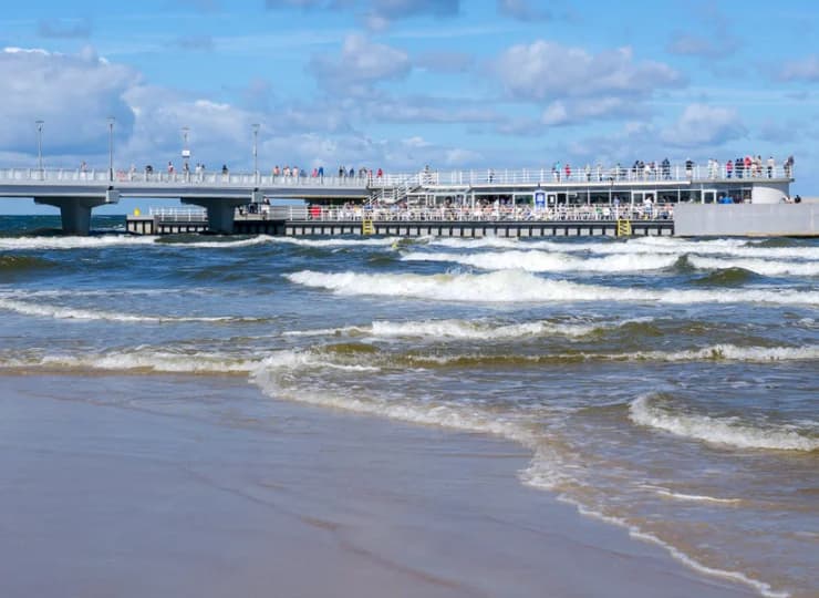 Obiekt znajduje się w Kołobrzegu, we wschodniej części uzdrowiska