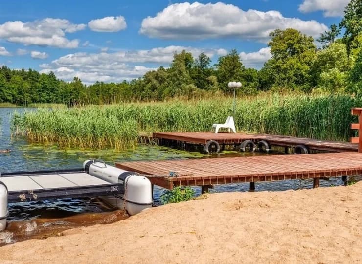 Goście mają dostęp do prywatnej plaży