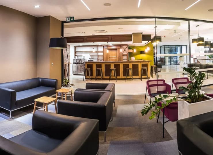 Przestrzeń lobby baru