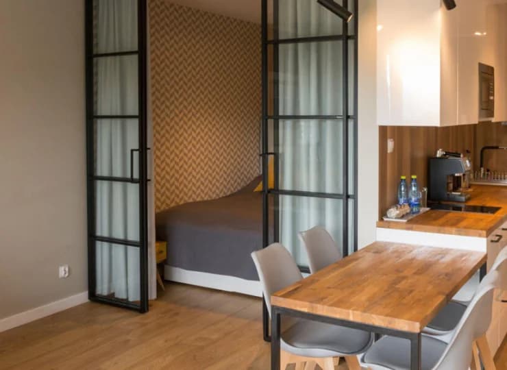 Apartamenty standard mają komfortową oddzielną sypialnię
