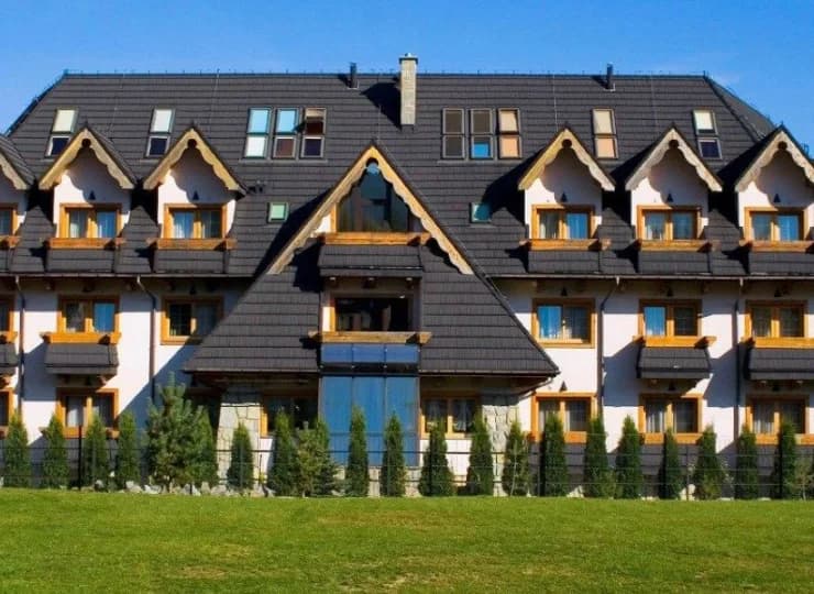 To wygodny hotel 3* z kortem do squasha i strefą wellness