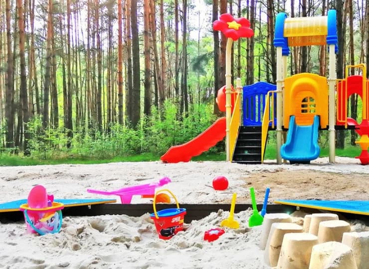 Dla dzieci przygotowano plac zabaw