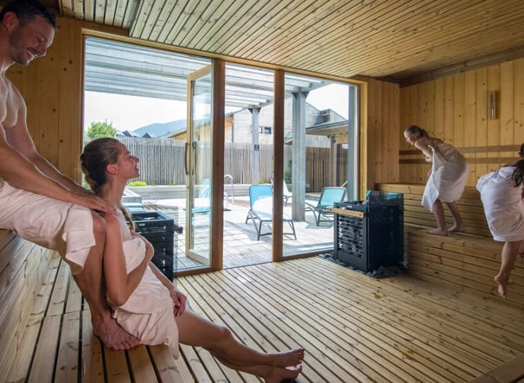 Gdzie znajdują się sauna fińska, parowa i na podczerwień z wanną chłodzącą