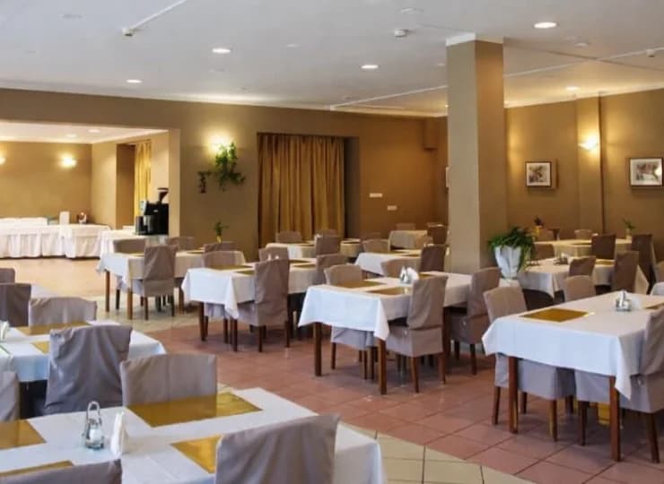 Ośrodek posiada salę restauracyjną
