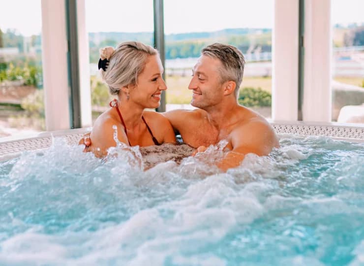Przez cały rok, niezależnie od pogody można zrelaksować się w jacuzzi