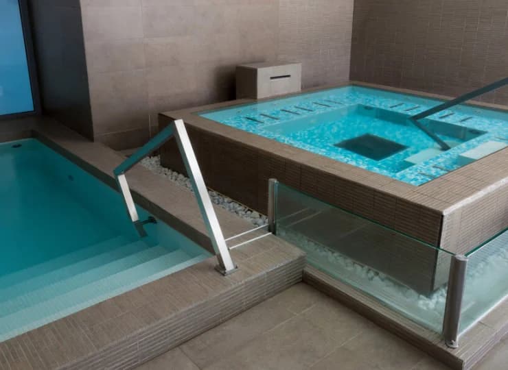 Oraz eleganckie jacuzzi