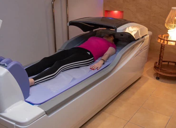 Można skorzystać m.in. z aquatizera, kapsuły spa, komory normobarycznej