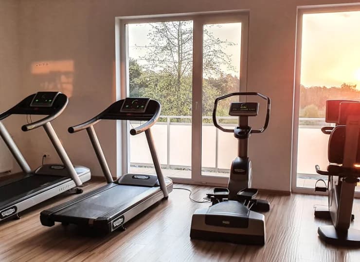Na terenie obiektu przygotowano salkę fitness