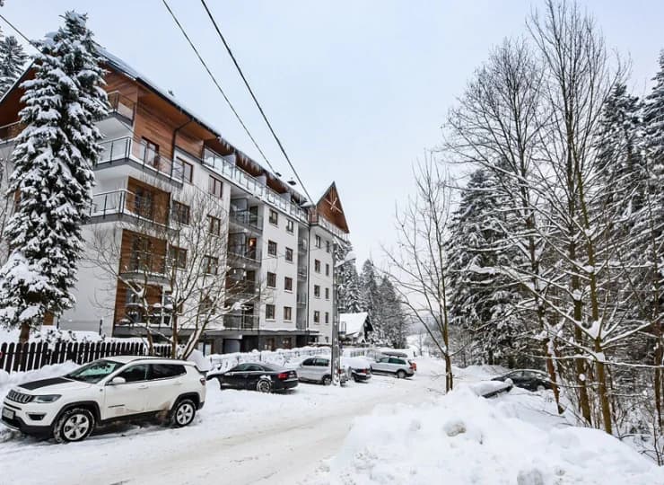 Wygodne apartamenty są przyjemnie położone w otoczeniu lasu