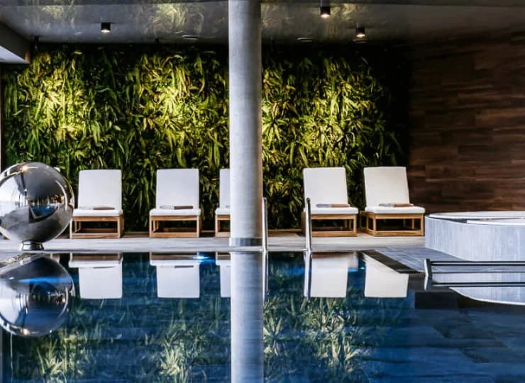 Hotelowa strefa wellness obejmuje m.in. basen wewnętrzny