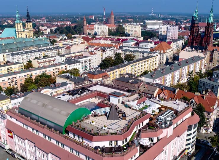 Hotel jest znakomicie zlokalizowany w centrum Legnicy