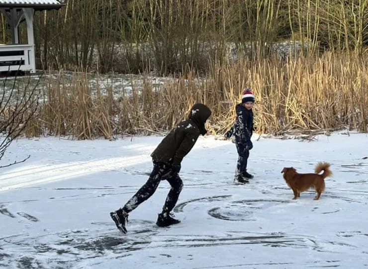 Gdy spadnie śnieg, dzieciom nie trzeba więcej do szczęścia