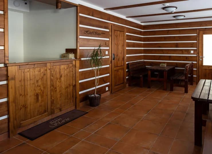 Recepcja hotelu jest czynna w godz. 8:00–21:00