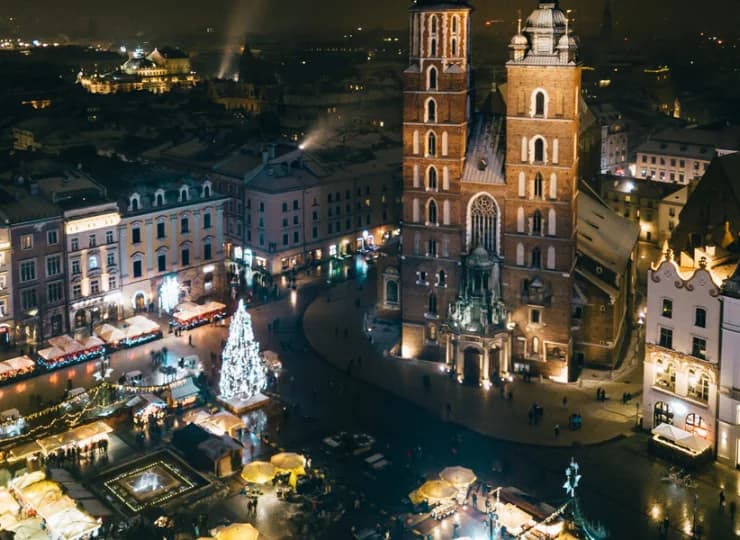 W Krakowie jarmark bożonarodzeniowy trwa od 24 listopada do 1 stycznia