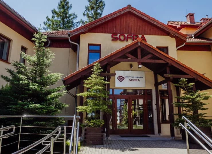 Wejście do obiektu Sofra Karpacz