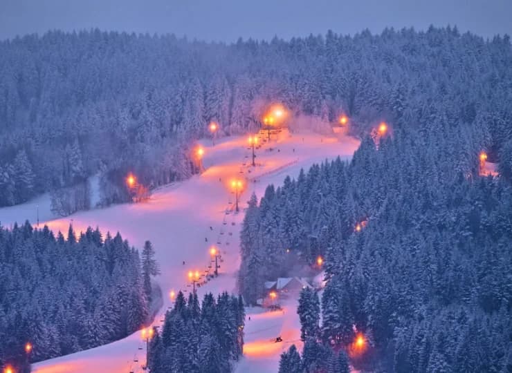 Stacja Narciarska Tylicz oddalona jest o 13 km od pensjonatu