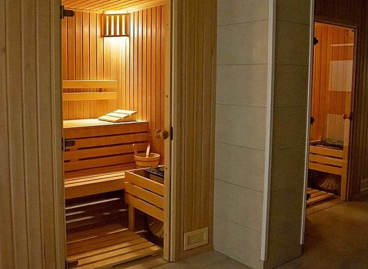 W strefie wellness są 2 sauny i tężnia solankowa