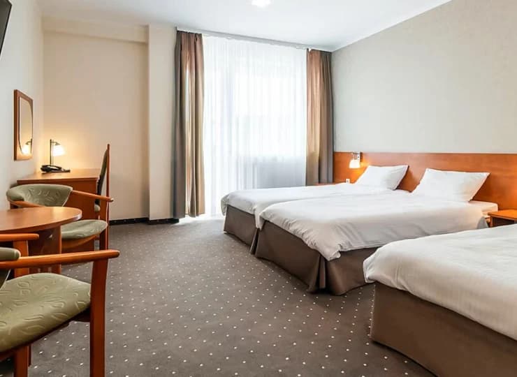 Pokój 3-osobowy jest przestronny i wygodny