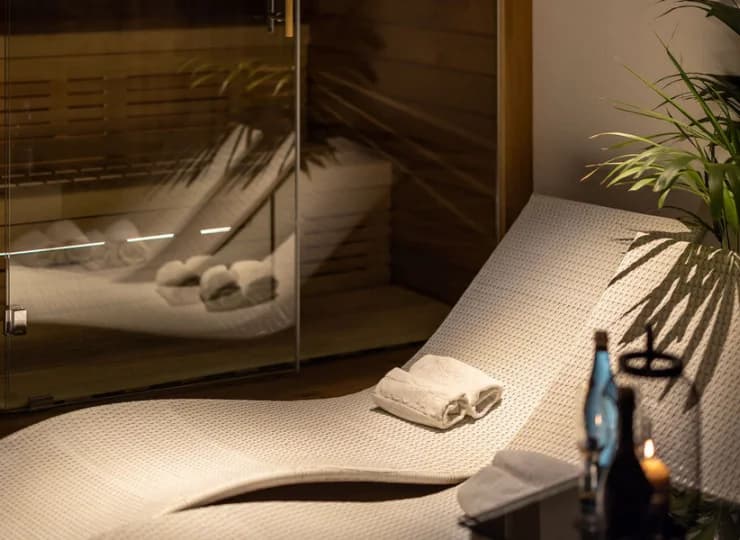Hotel przygotował dla gości strefę wellness z suchą sauną