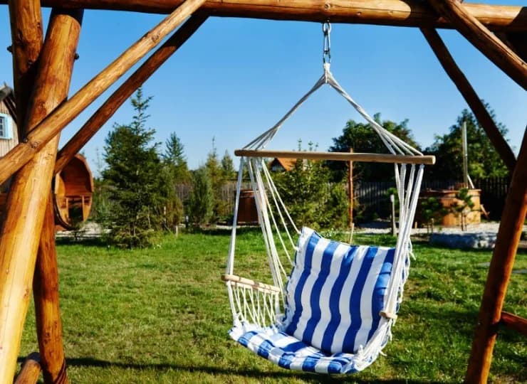 Wspaniały ogród zachęca do relaksu i wypoczynku