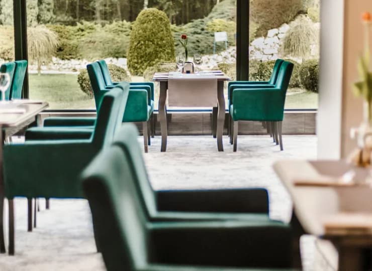 Restauracja posiada urozmaiconą i bogatą ofertę kulinarną