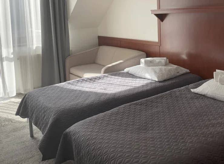 W pokoju może się zatrzymać do 3 osób dorosłych lub para z 2 dzieci