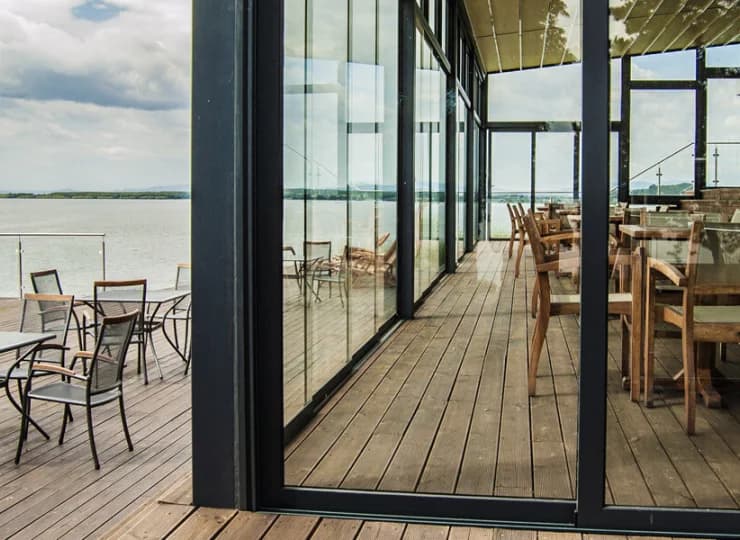 Dzięki widokom także posiłki smakują jeszcze lepiej