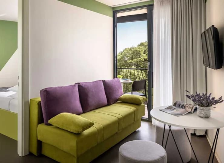 W hotelu mieszczą się także dwupokojowe apartamenty