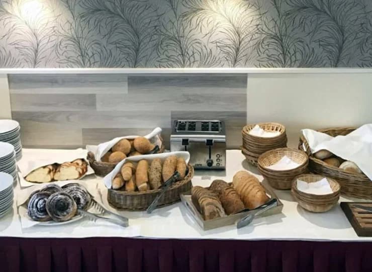 Śniadania są organizowane w formie bufetu