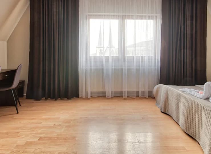 Pokoje są przestronne i jasne