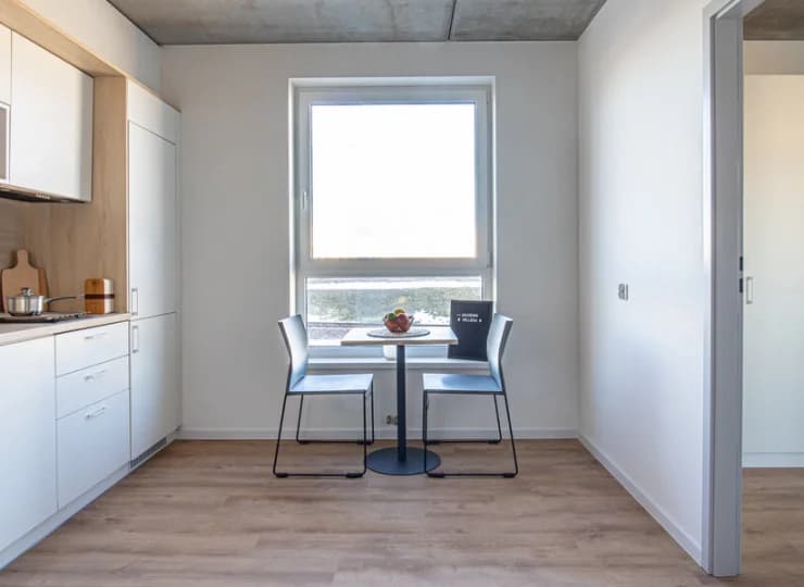 W apartamentach typu studio aneks kuchenny jest oddzielony od sypialni