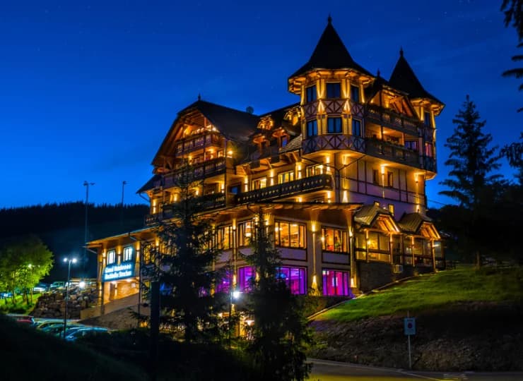 Grand Hotel Bachledka Strachan w Tatrach przy stoku
