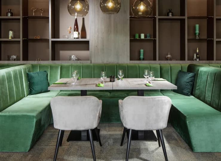 Oferuje ona menu dla dzieci oraz kartę wyselekcjonowanych win