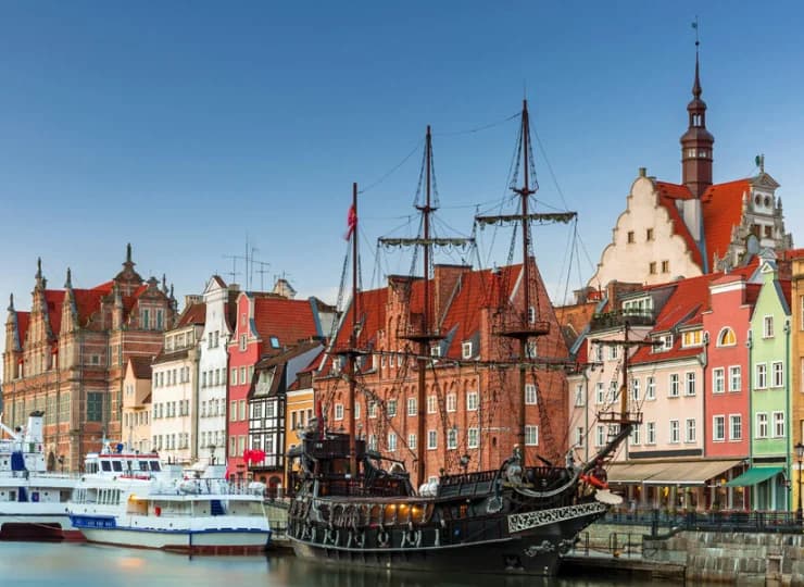 Hotel Hanza****  mieści się tuż nad brzegiem Motławy