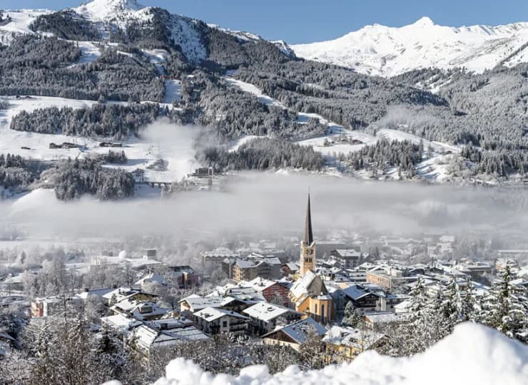 Bad Hofgastein to uzdrowisko z dużym ośrodku narciarskim w dolinie Gastein