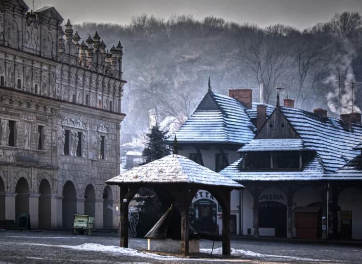 Kazimierz ma swój urok w każdej porze roku, a zimą można tu jeździć na nartach