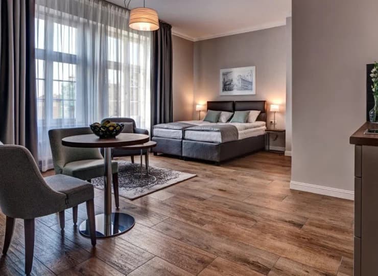 W pokojach deluxe także znajdują się kompleksowo wyposażone aneksy kuchenne
