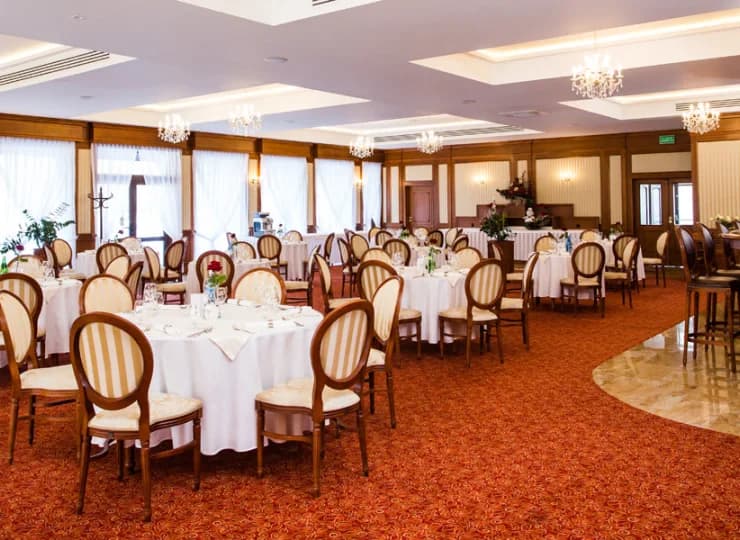 W hotelowej restauracji znajdziemy tradycyjne przysmaki wg sprawdzonych receptur