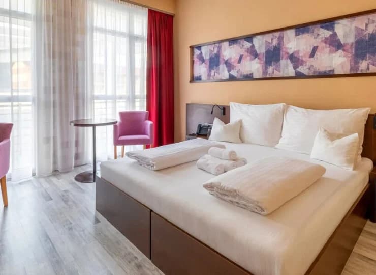 Pokoje w Hotelu Aurora są przestronne i wygodne