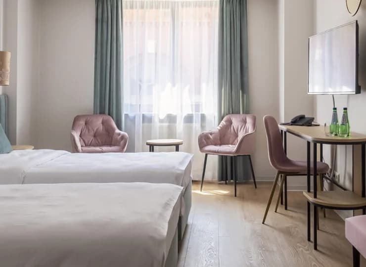 Pokoje 2-osobowe deluxe to wygodne i przestronne wnętrza (19 m2)