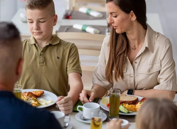 W ofercie hotelu są śniadania i obiadokolacje