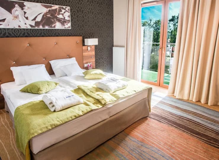 Hotel oferuje bardzo wygodne i przestronne pokoje 2-osobowe