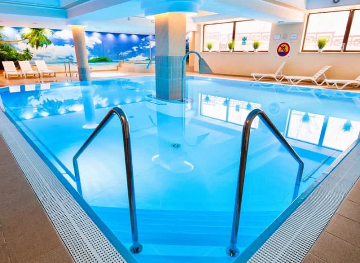 Hotel przygotował basen dla dorosłych i brodzik dla dzieci