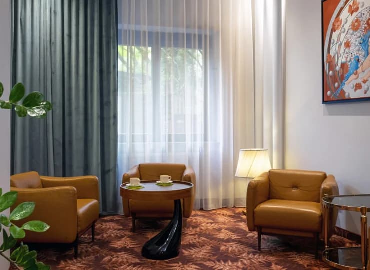 Hotel H12**** mieści się w ścisłym centrum, tuż przy krakowskich Plantach