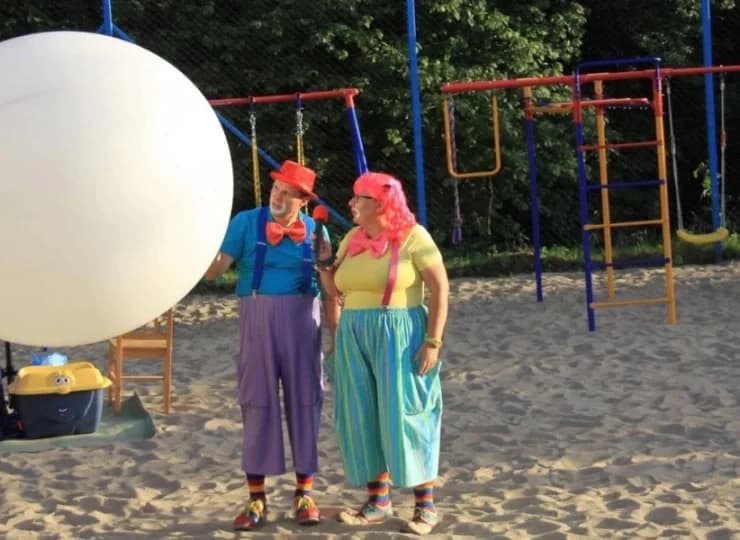 Klauni, iluzjoniści i występy teatrzyków nie pozwolą dzieciakom na nudę