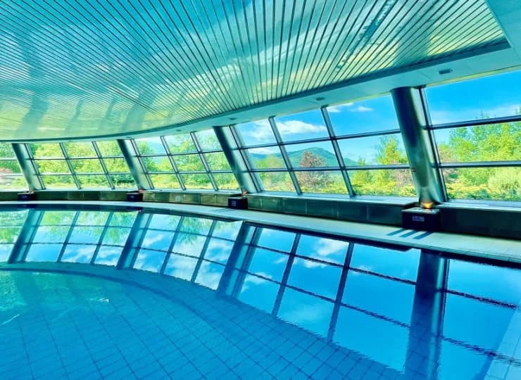Hotel Belweder oferuje wspaniałe widoki na góry, nawet z basenu :)