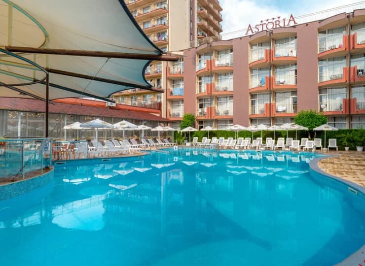 MPM Hotel Astoria to hotel z basenami, prywatną plażą i ofertą all inclusive