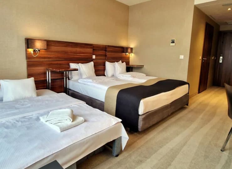 Rozkładana sofa sprawia, że wygodnie zatrzymacie się tutaj z dziećmi